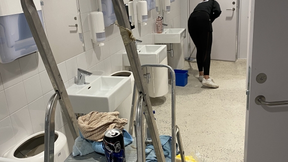 erhvervsrengøring af toilet